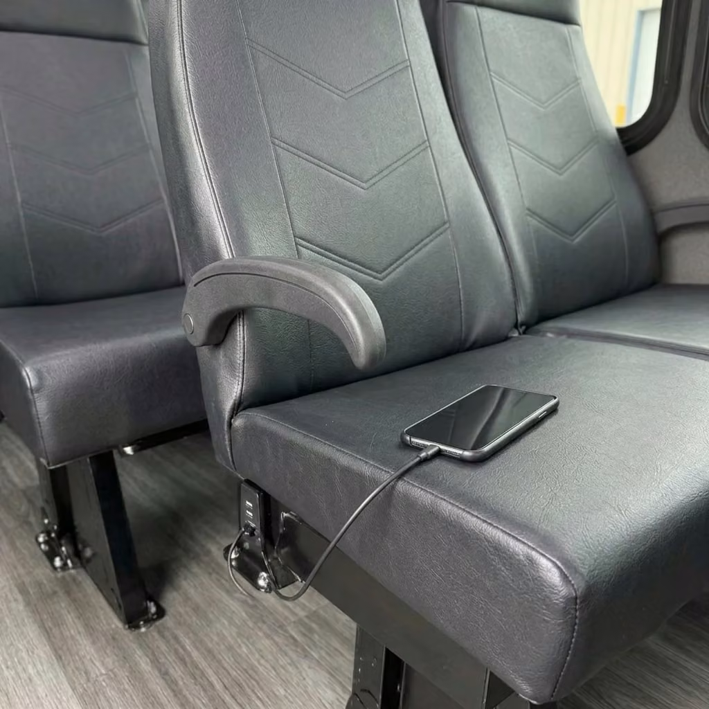 royal palm beach 15 passenger minibus usb charging