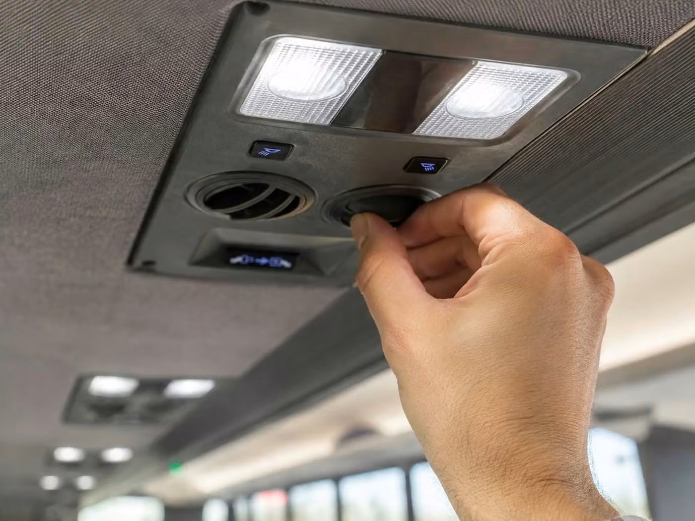 royal palm beach 25 passenger minibus air conditioning