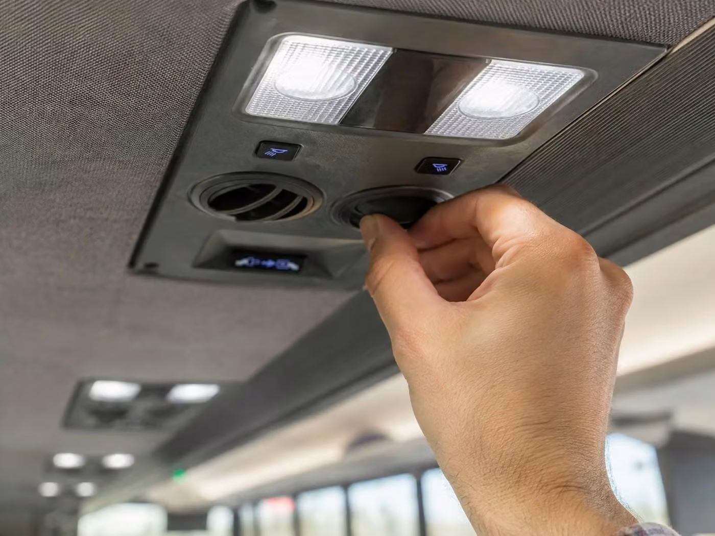 royal palm beach 35 passenger minibus air conditioning